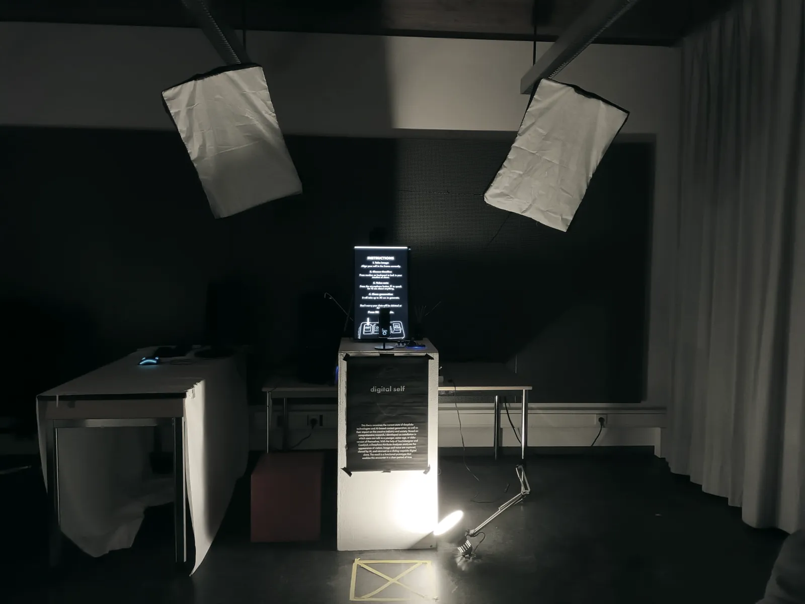 Open set-up with softboxes and screen